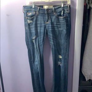 Boyfriend blue wash with rips Hollister jeans